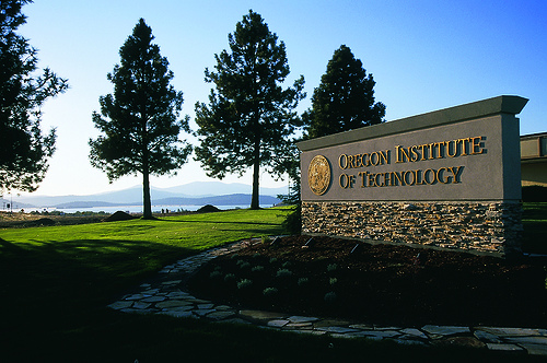 Il campus dell'Oregon Istitute of Technology è interamente riscaldato da pompe di calore geotermico